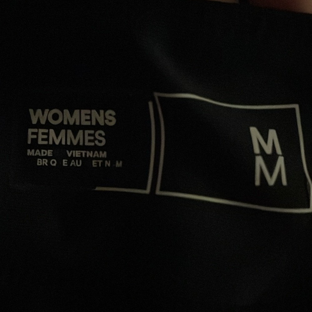 Mountain Hardwear Women's Black Skort - Picture 4 of 4
